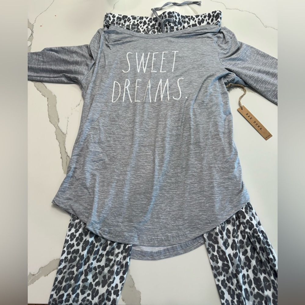 Rae Dunn ultra soft pajama set; size M, NWT